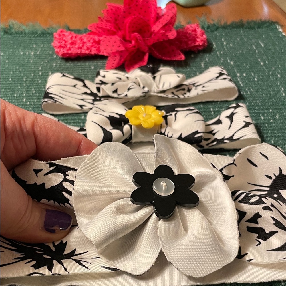 🌸 Black and White Floral Kids Headband Set